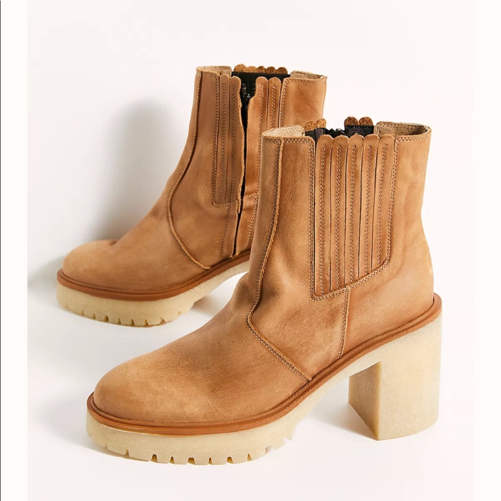 Free people James Chelsea boot! Size 39